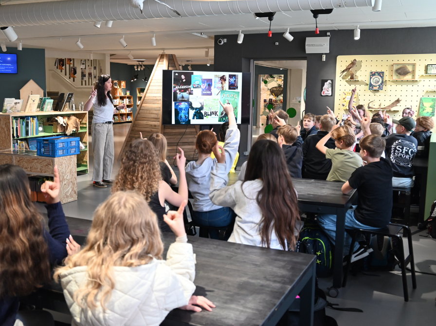 Forfatter foredrag i børnebiblioteket for skoleklasser til Højland Litteraturfestival 2024